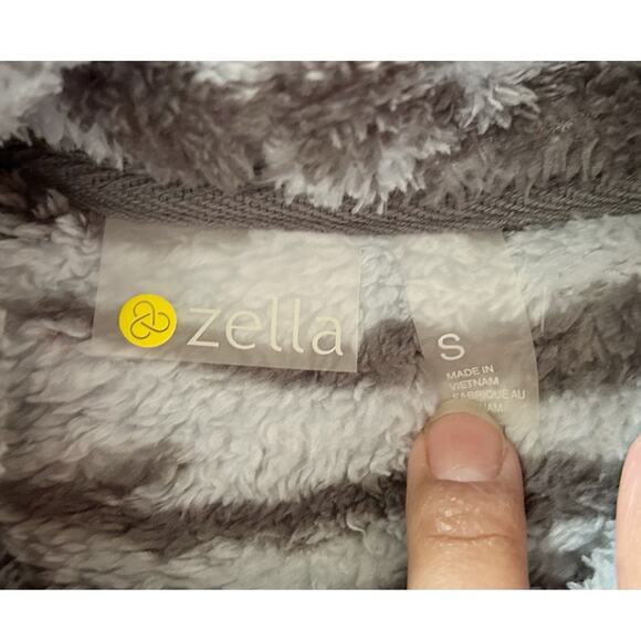 Zella Gray Zebra Print Turtleneck Fleece Pullover Womens Size S - Picture 4 of 8